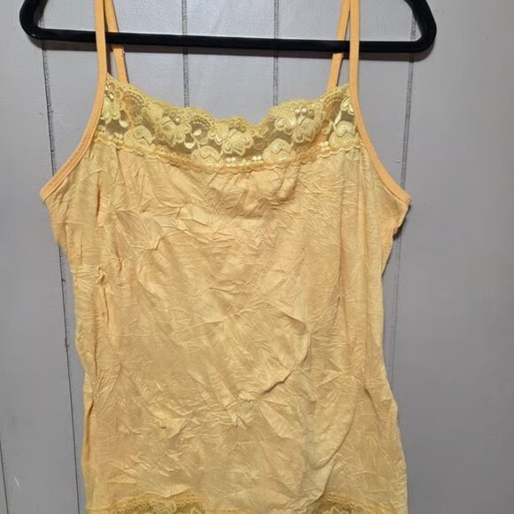 Maurices Tops - Y2k Maurices crinkle lace trim cami